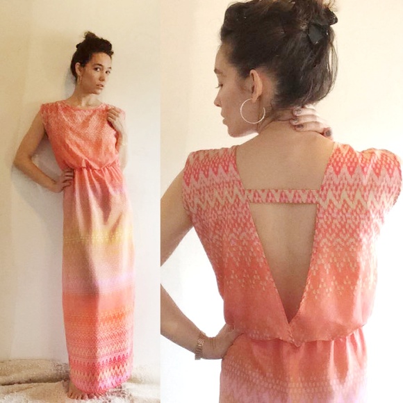 City Triangles Dresses & Skirts - PRICE DROP! Coral Maxi Dress W/ Open Back Sz Small